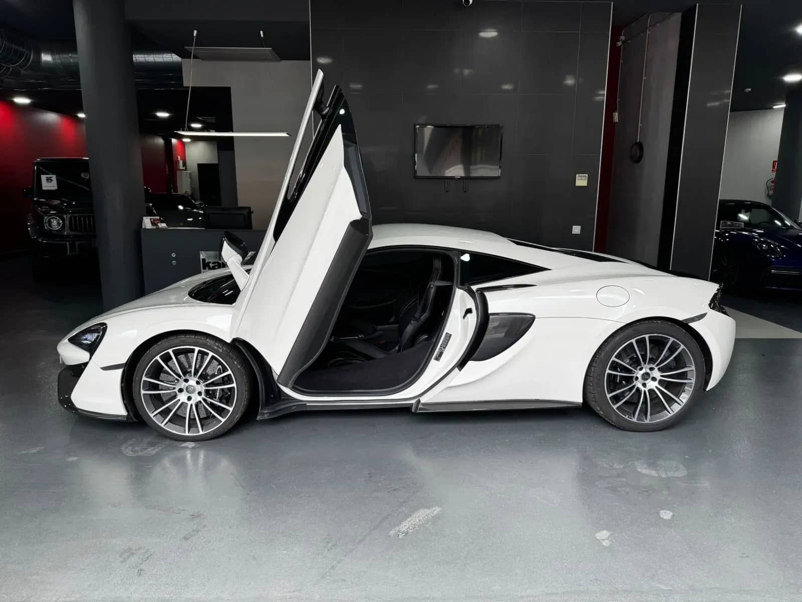 Coche Andorra Coche - McLaren-570S-Coupé 3.8 V image - 4