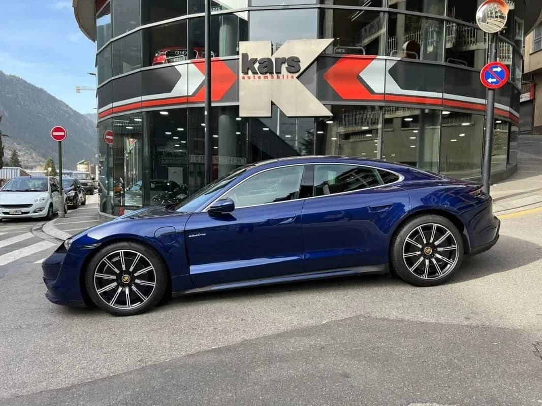 Coche Andorra Coche - Porsche-Taycan-Turbo image - 5