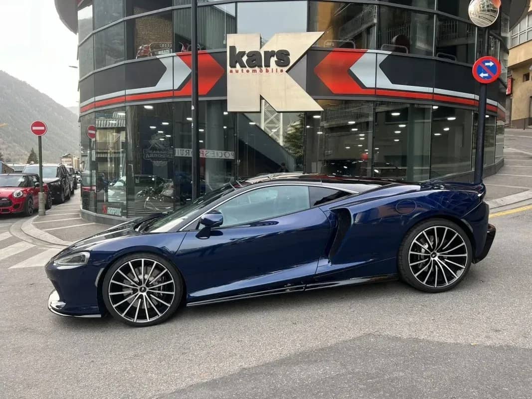 Coche Andorra Coche - McLaren-GT-Coupe image - 3
