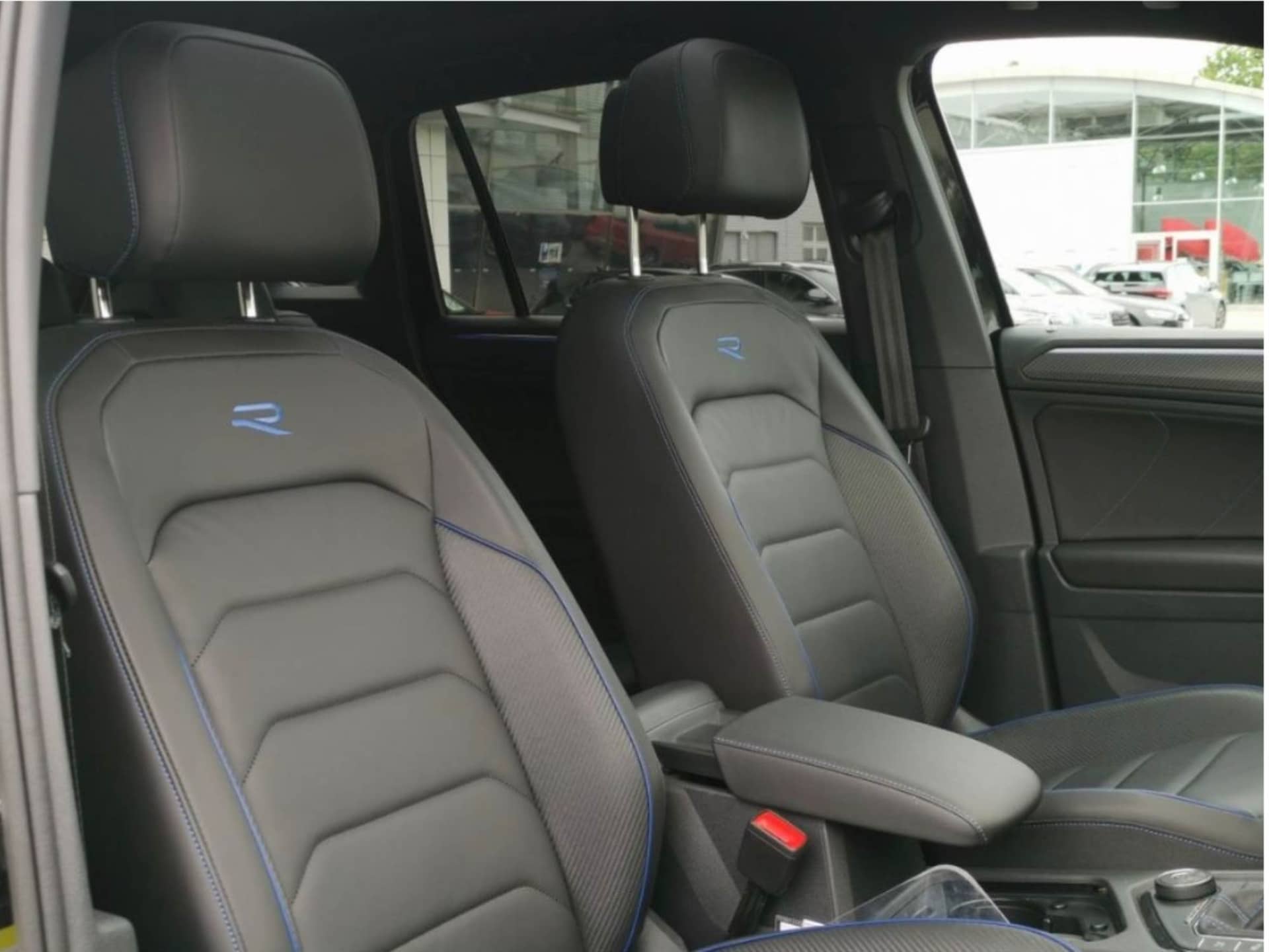 Coche Andorra Coche - Volkswagen-Tiguan-R image - 3