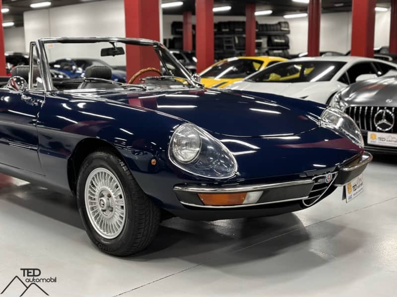 Coche Andorra Coche - Alfa Romeo-Spider-1974 Restaurat image - 5