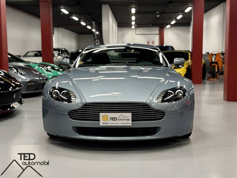 Coche Andorra Coche - Aston Martin-V8 Vantage-V8 image - 2