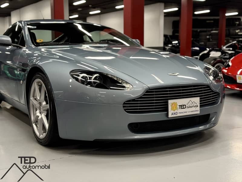 Coche Andorra Coche - Aston Martin-V8 Vantage-V8 image - 5