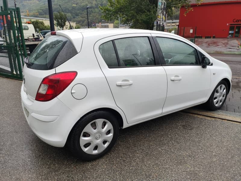 Coche Andorra Coche - Opel-Corsa-D image - 4