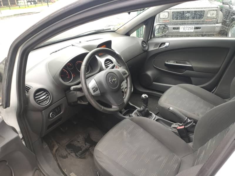 Coche Andorra Coche - Opel-Corsa-D image - 5