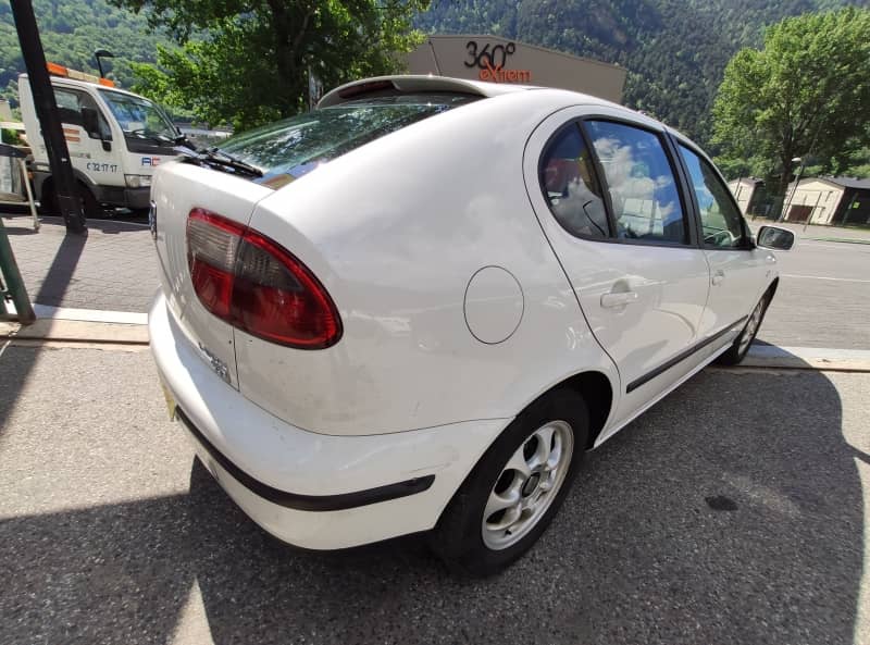 Coche Andorra Coche - Seat-Leon-TDI 110 CV image - 4