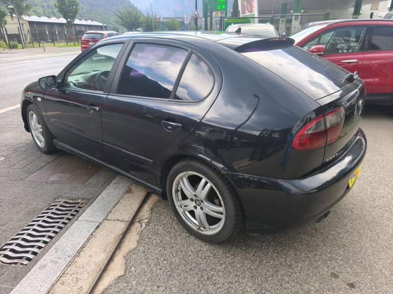 Coche Andorra Coche - Seat-Leon-1.9 TDI FR image - 3