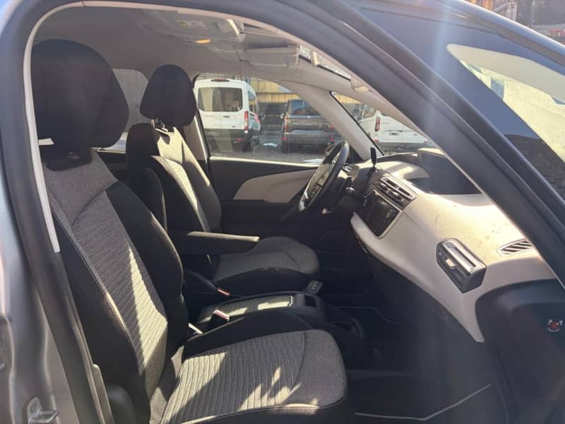 Coche Andorra Coche - Citroën-C4-Spacetourer image - 5