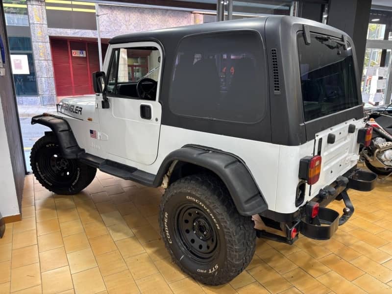 Coche Andorra Coche - Jeep-Wrangler-YJ 4.0 image - 4