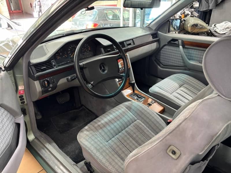 Coche Andorra Coche - Mercedes-Benz-C-Class-C 300-W124 image - 5