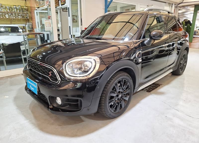 SUV-image 0