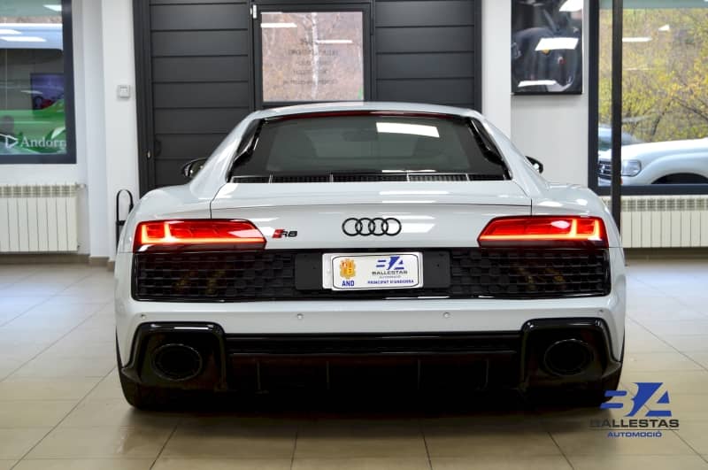 Coche Andorra Coche - Audi-R8-RWD 5.2 FSI V10 image - 4