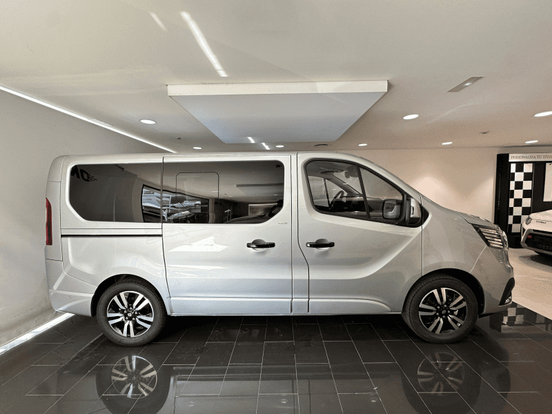 Coche Andorra Coche - Renault-Trafic-SPCECLASS image - 2
