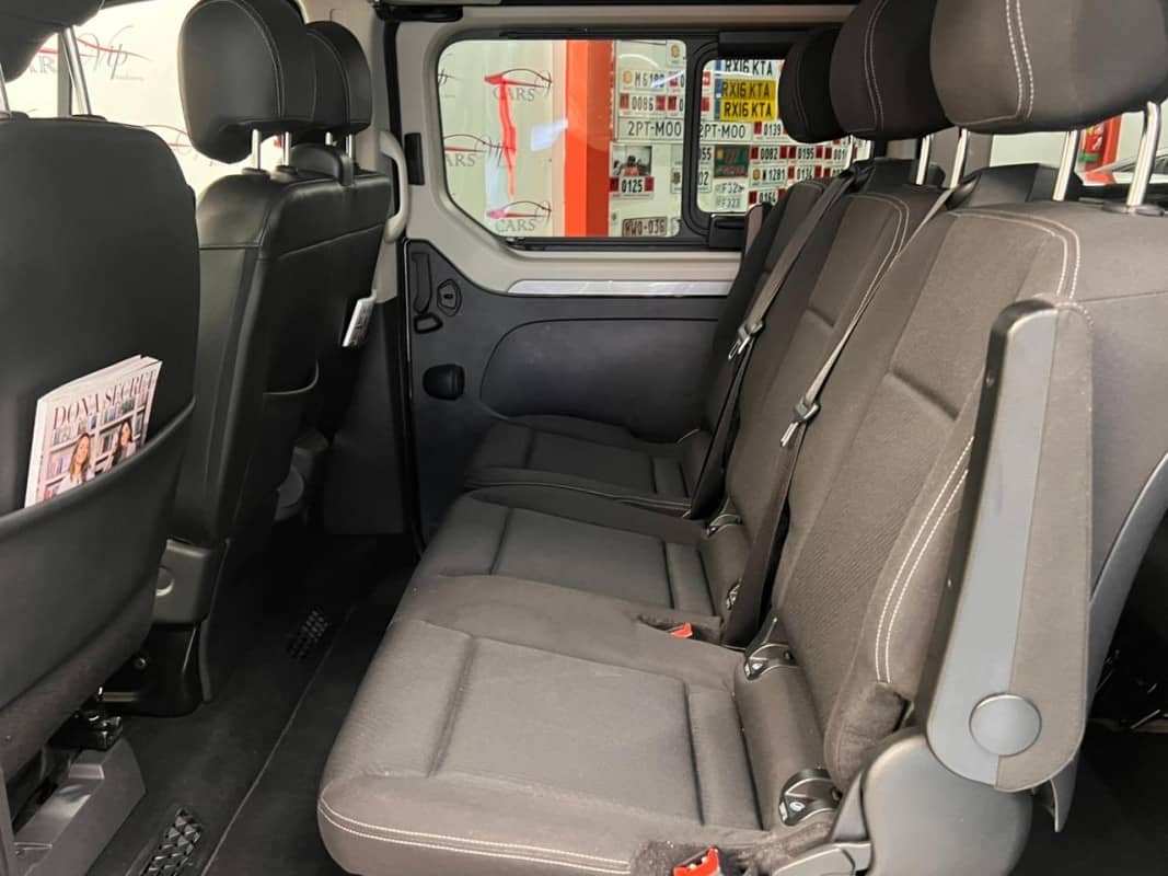 Coche Andorra Coche - Renault-Trafic-Space Class image - 5