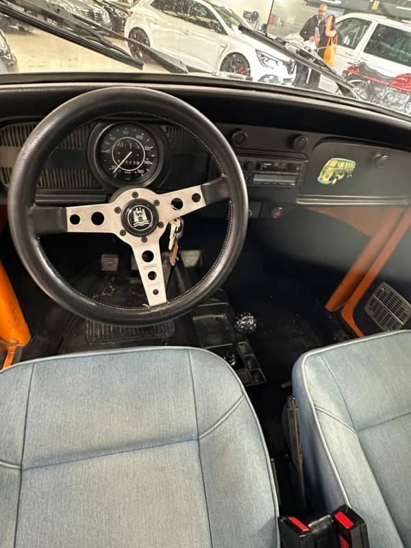 Coche Andorra Coche - Volkswagen-Beetle-Jeans image - 5