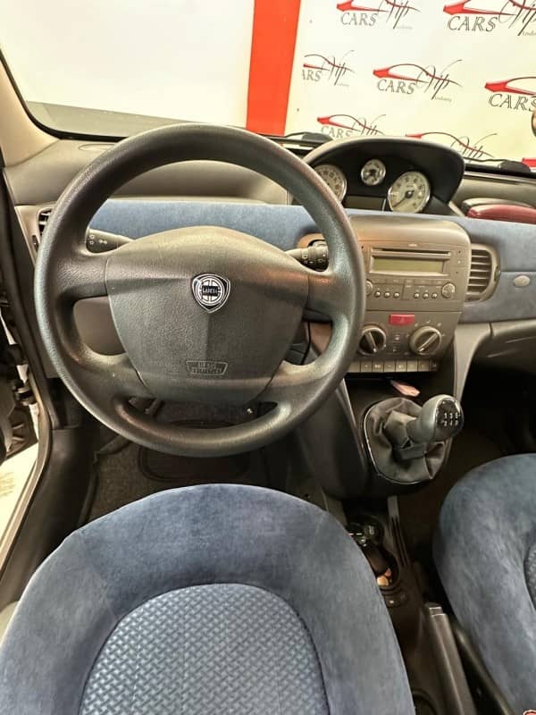 Coche Andorra Coche - Lancia-Ypsilon-1.3 JTD image - 5