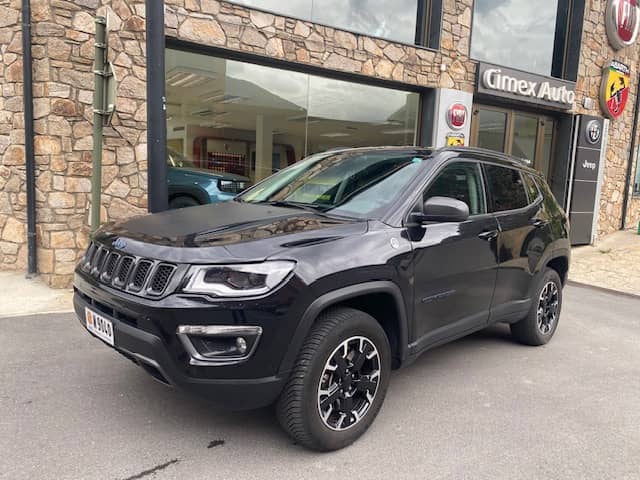 SUV-image 0