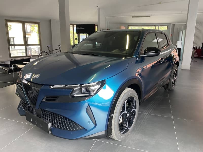 SUV-image 0