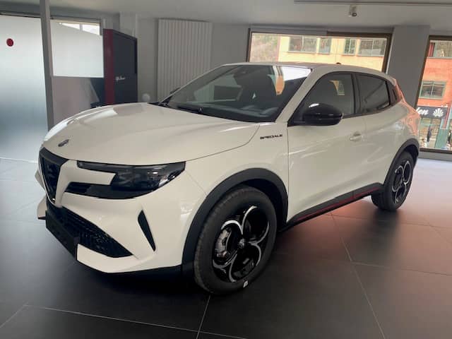 SUV-image 0