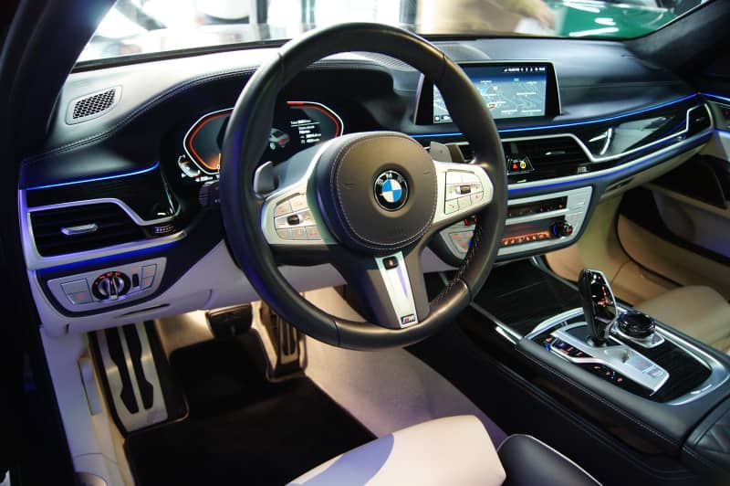 Coche Andorra Coche - BMW-7 Series-750-M SPORT image - 3