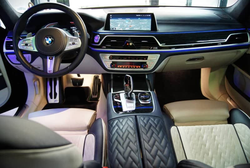 Coche Andorra Coche - BMW-7 Series-750-M SPORT image - 4