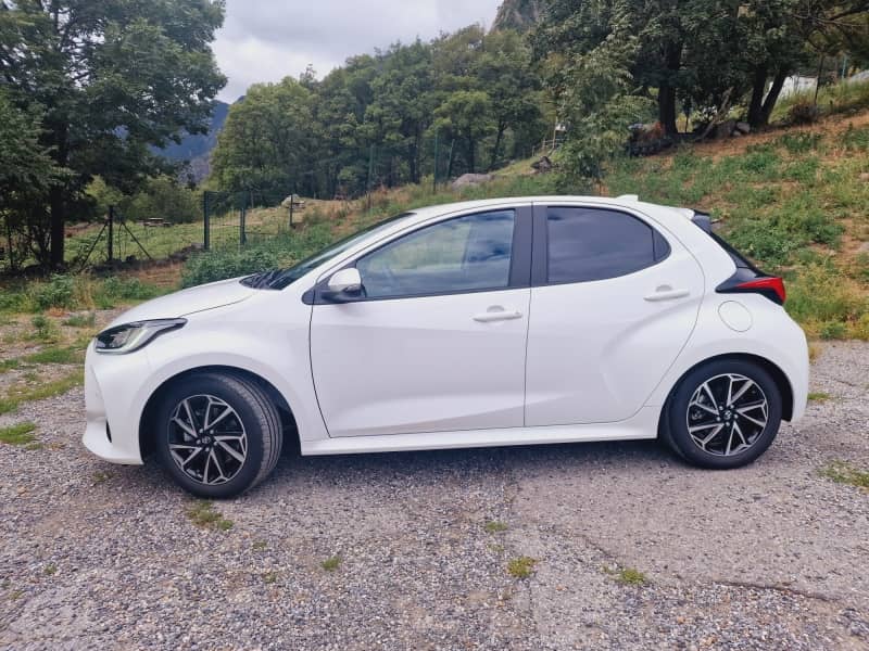Coche Andorra Coche - Toyota-Yaris-HÍBRID GASOLINA NO ENDO. image - 3