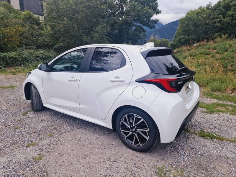 Coche Andorra Coche - Toyota-Yaris-HÍBRID GASOLINA NO ENDO. image - 4
