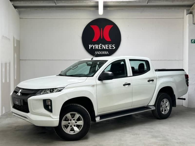 SUV-image 0