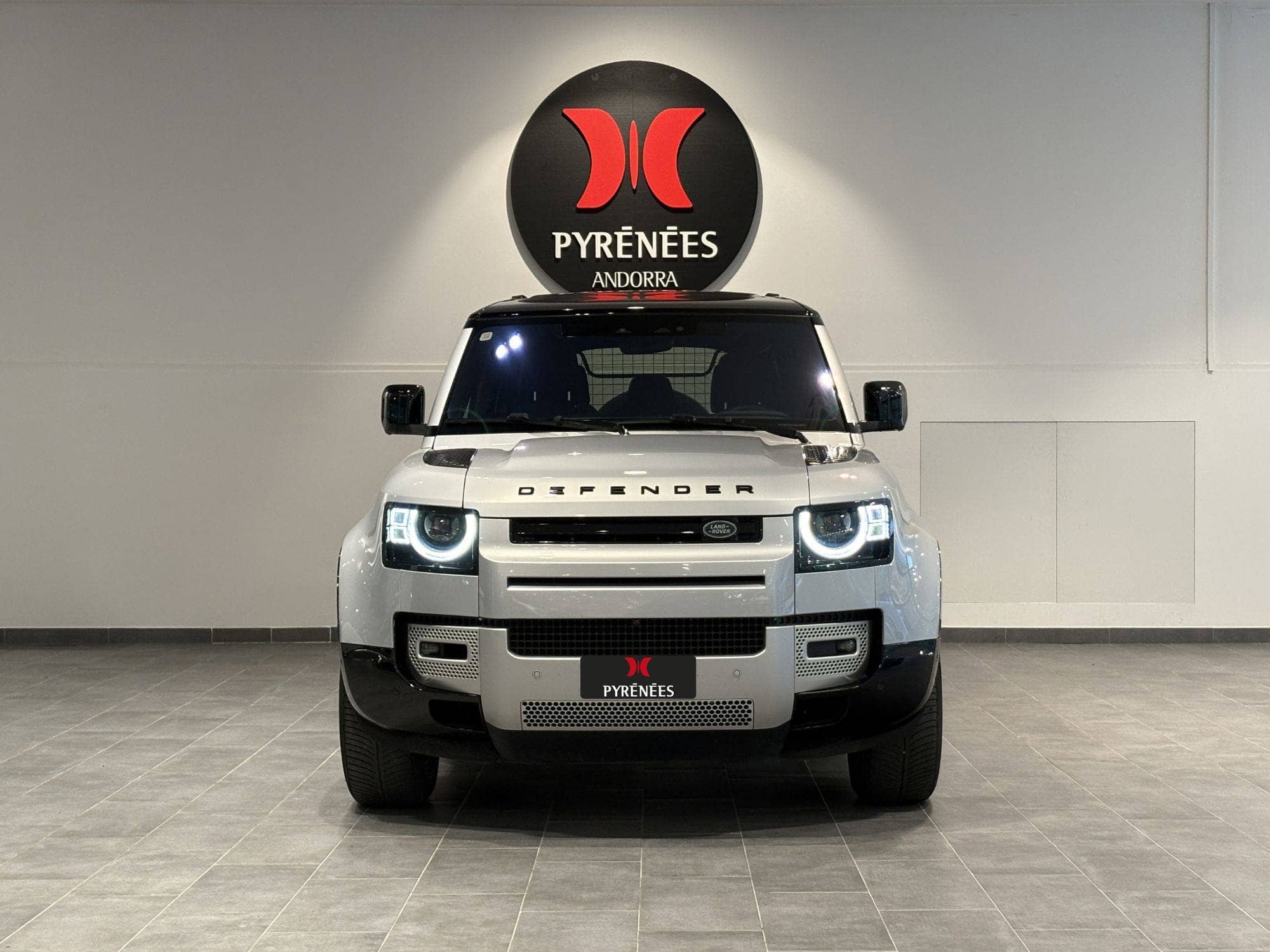 Coche Andorra Coche - Land Rover-Defender-110 image - 2