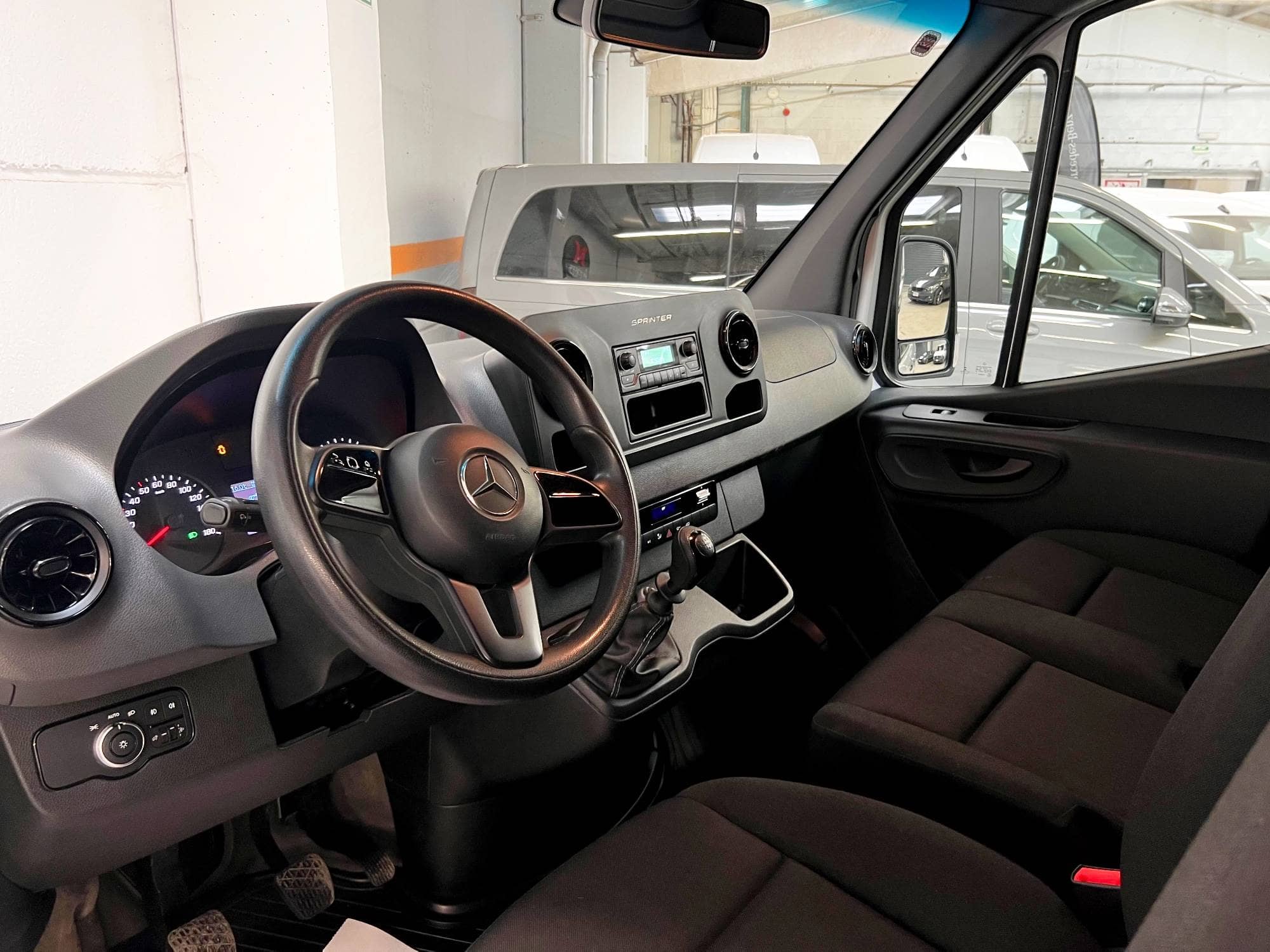 Coche Andorra Coche - Mercedes-Benz-Sprinter-211 CDI image - 5