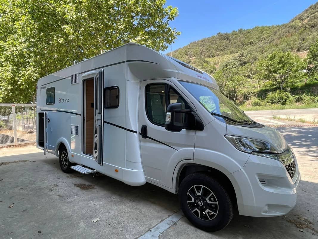 Coche Andorra Coche - Dethleffs-Just-T 7052 DBL Just image - 2