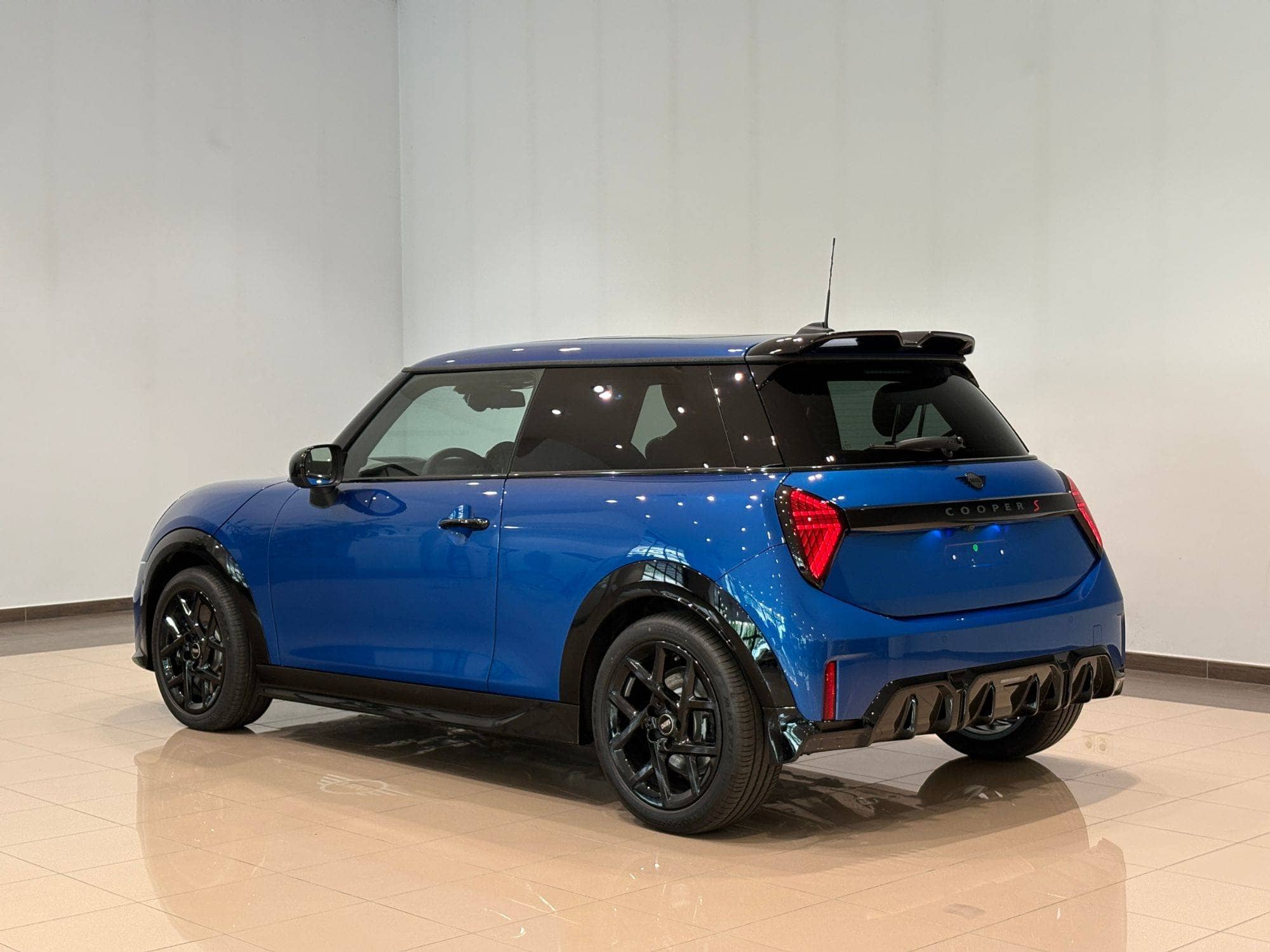 Coche Andorra Coche - Mini-Cooper-3p image - 3
