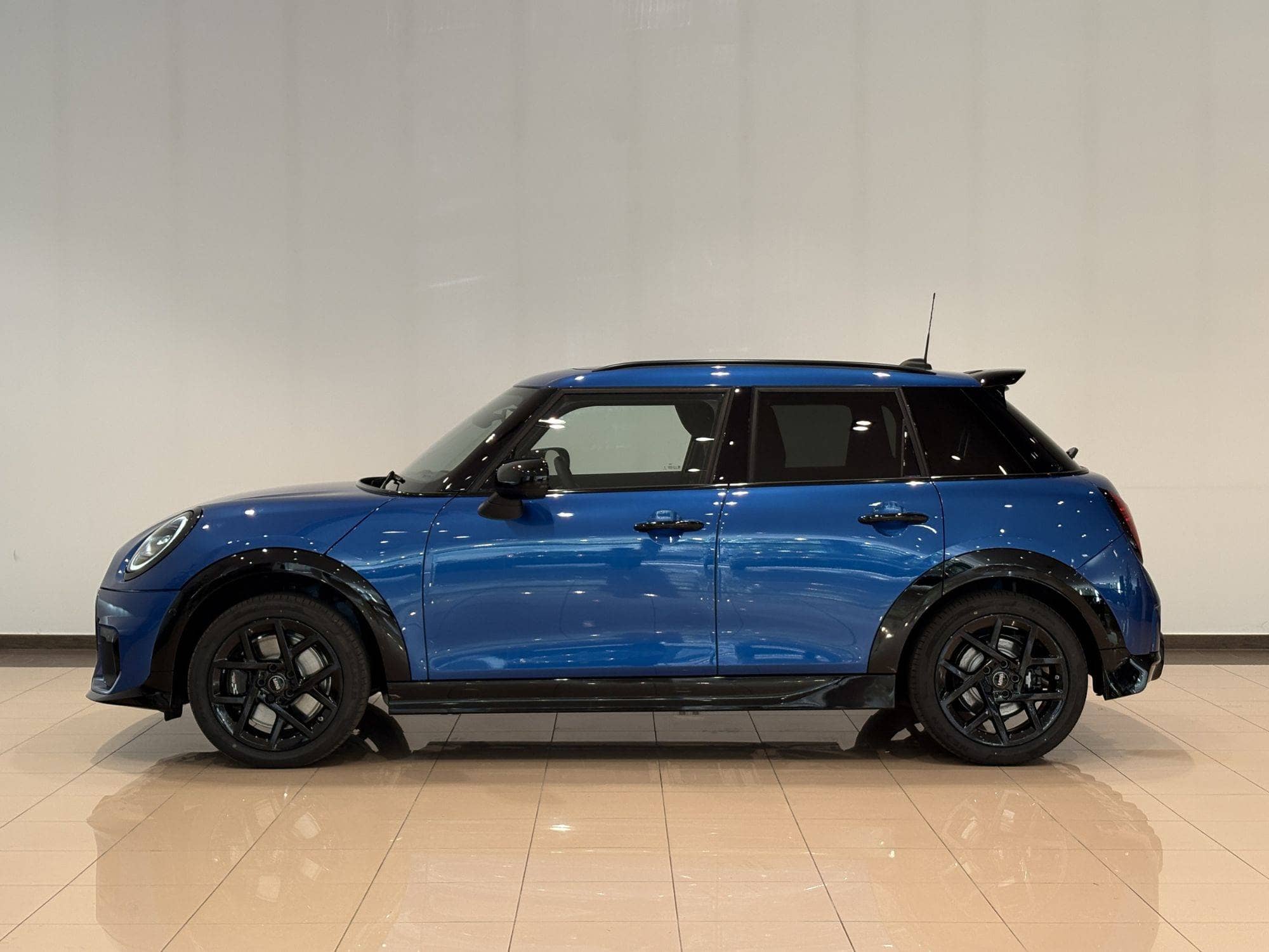 Coche Andorra Coche - Mini-Cooper-5p image - 3