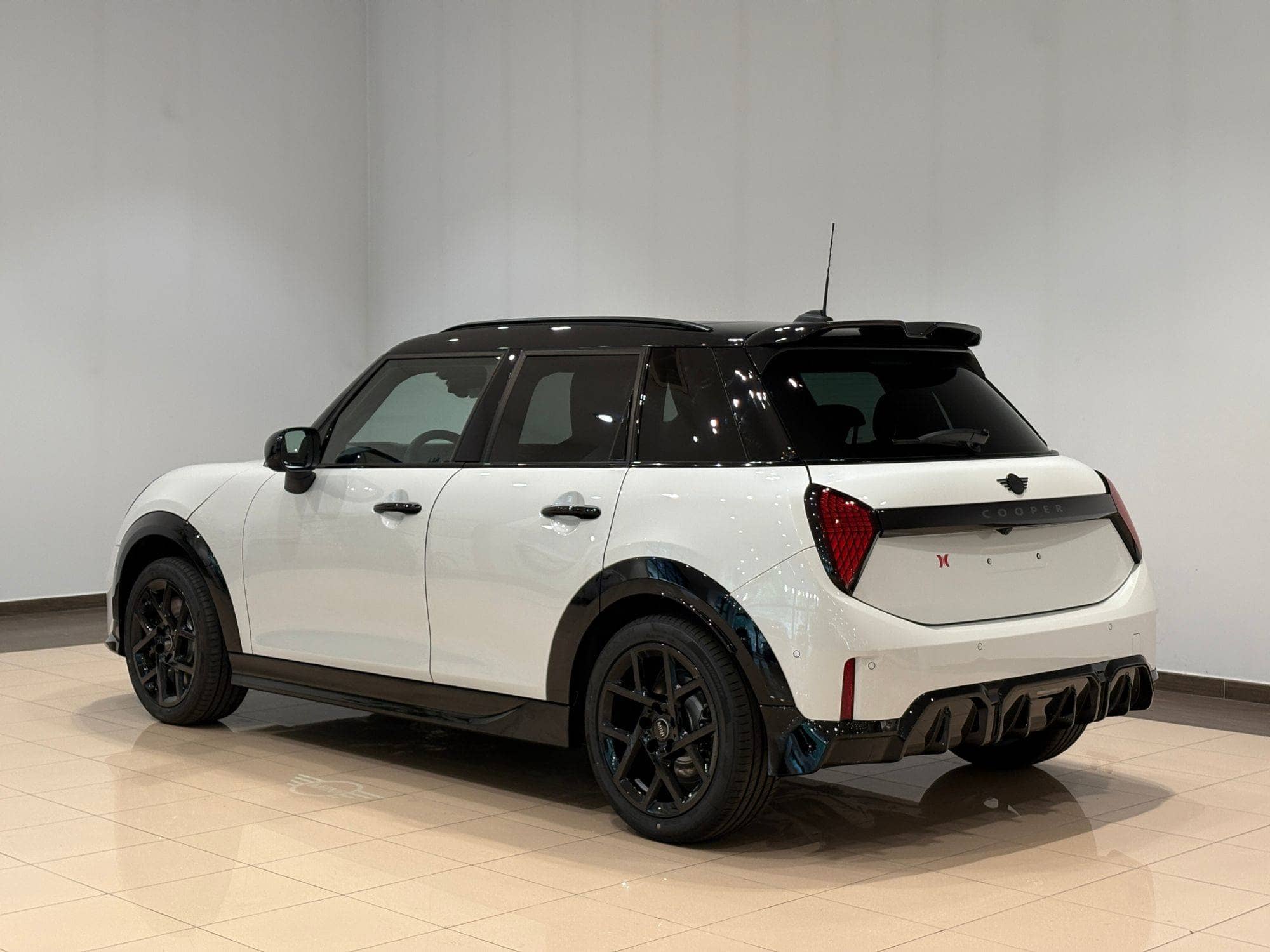 Coche Andorra Coche - Mini-Cooper-5p image - 4