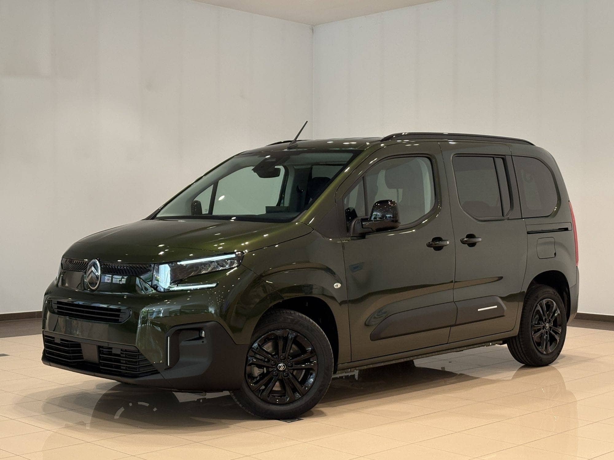 Coche Andorra Coche - Citroën-Berlingo-M image - 1