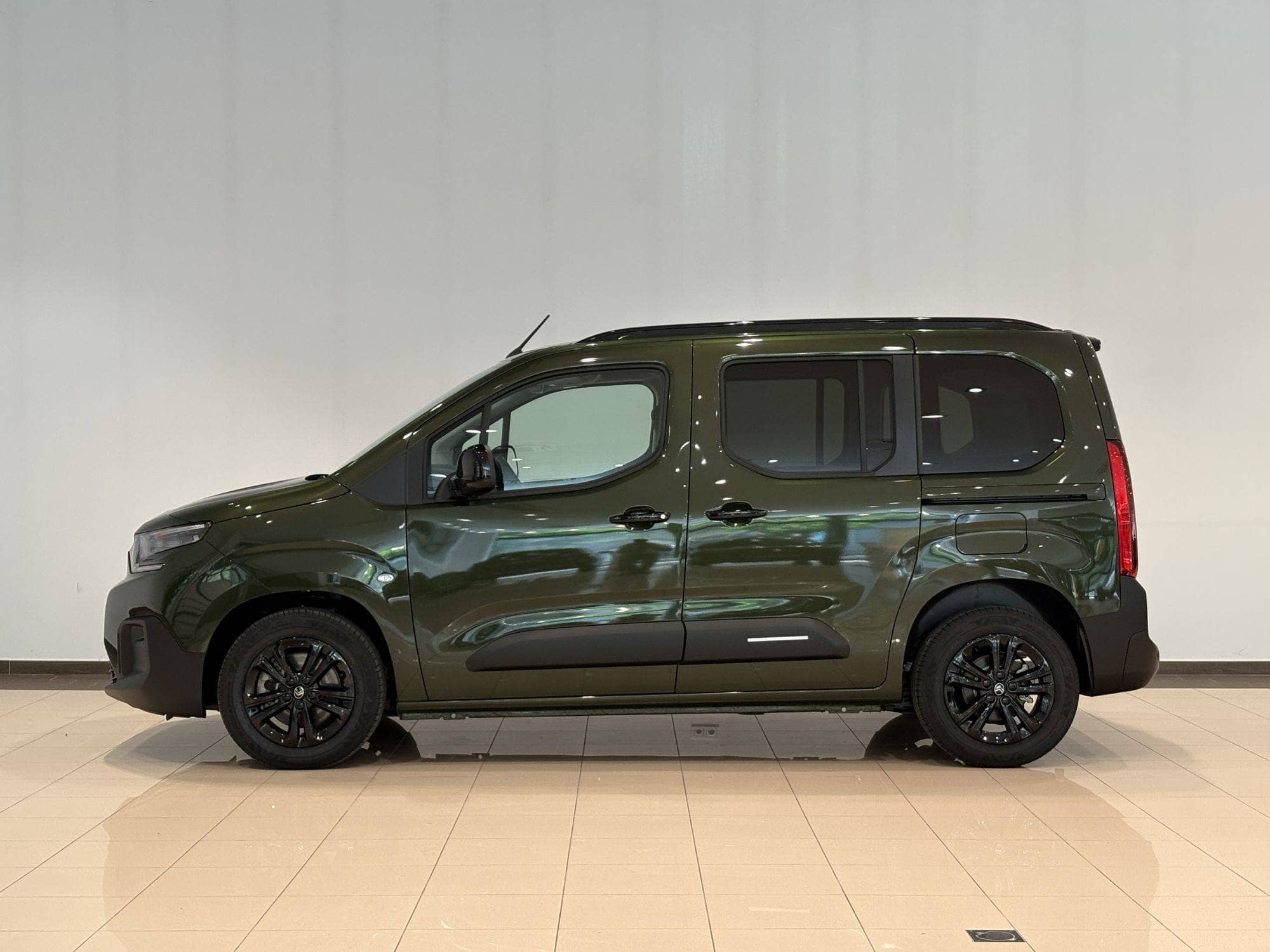 Coche Andorra Coche - Citroën-Berlingo-M image - 3
