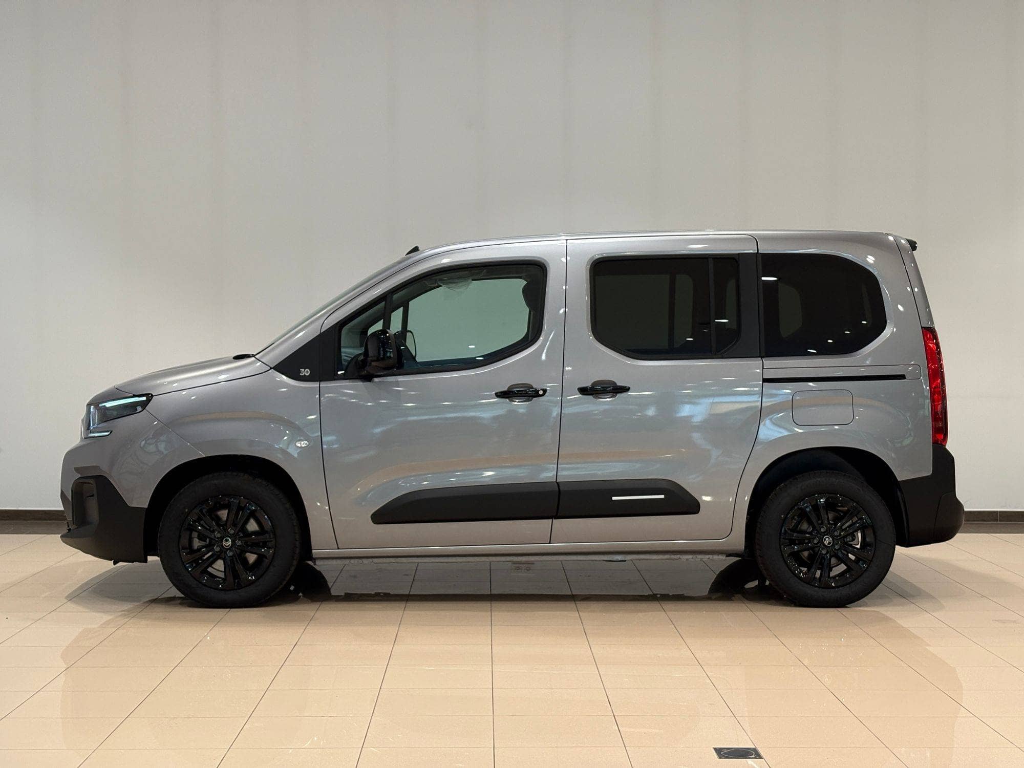 Coche Andorra Coche - Citroën-Berlingo-M BlueHDi image - 3
