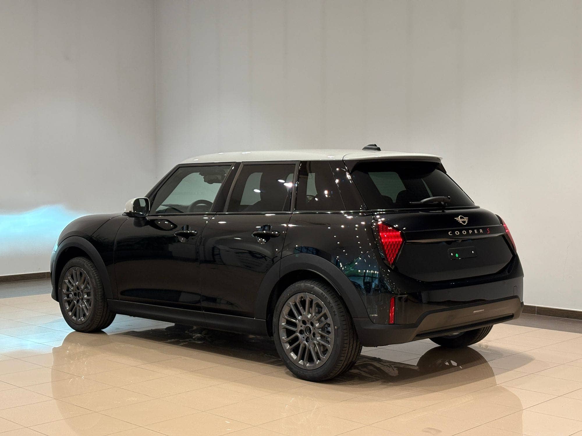 Coche Andorra Coche - Mini-Coupe-S image - 4