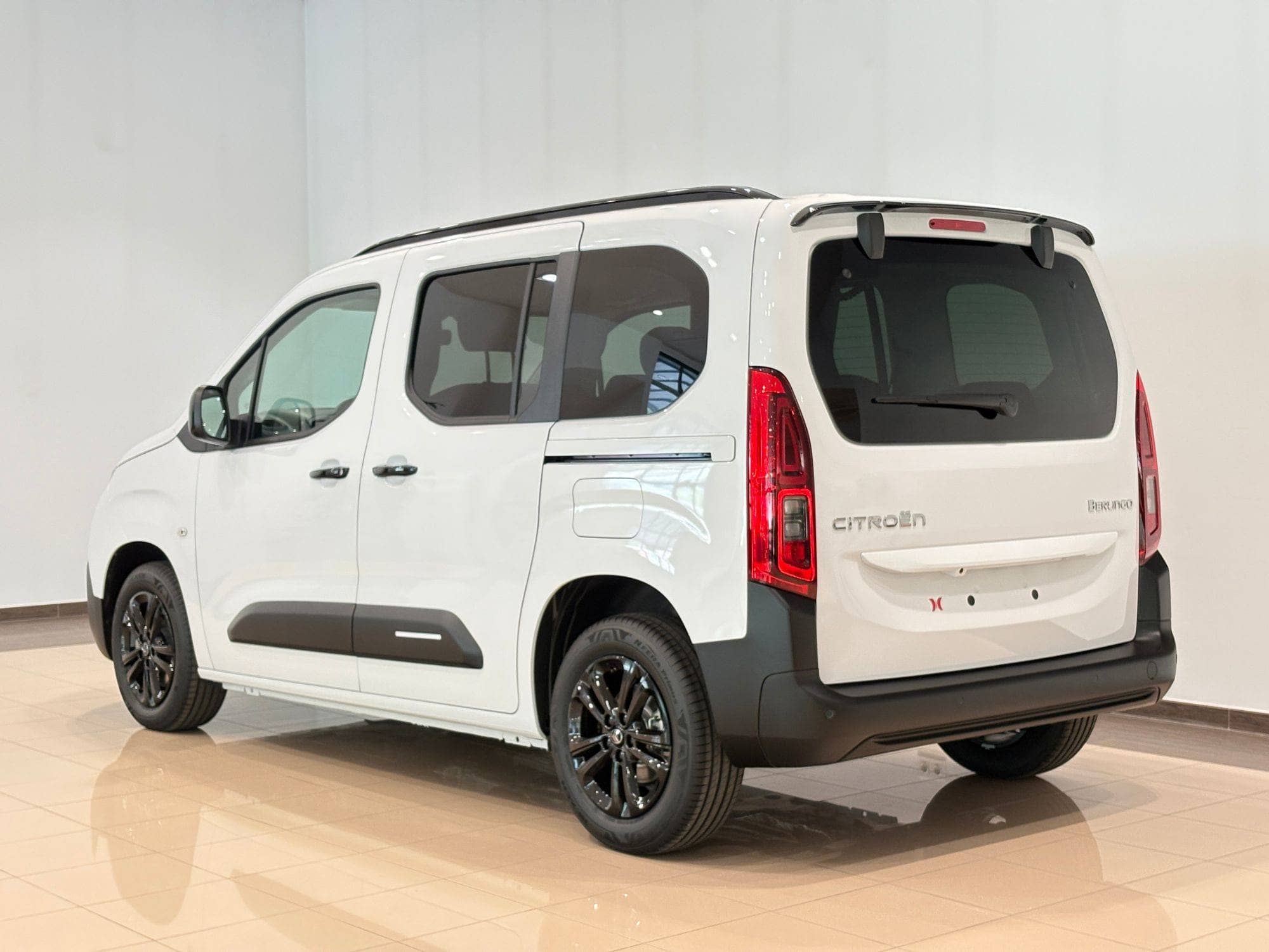 Coche Andorra Coche - Citroën-Berlingo-MAX image - 4
